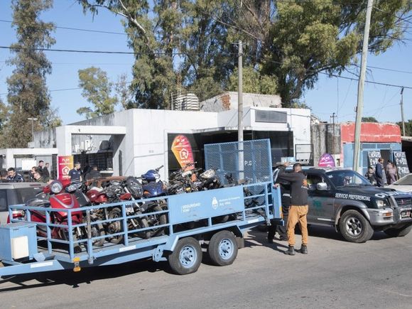 Finalizó el retiro de vehículos en desuso de todas las comisarías de Rosario