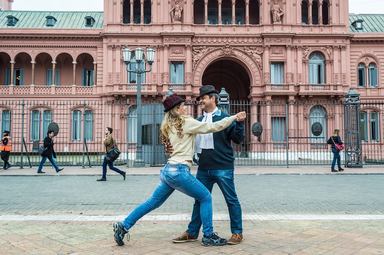 Tango clandestino en Buenos Aires: un viaje nocturno al corazón de la ciudad
