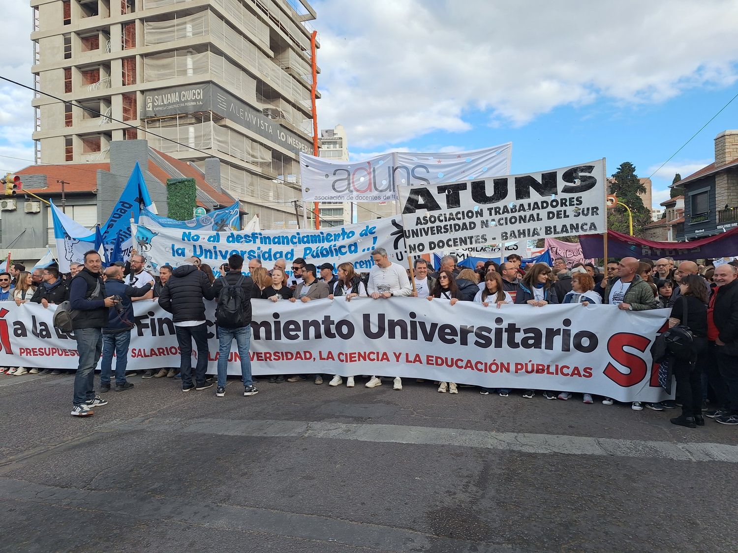 Marcha federal universitaria en el interior bonaerense: Hubo protestas en Mar del Plata, Bahía y Tandil