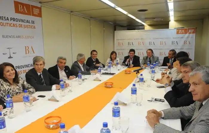 Casal puso en funcionamiento la Mesa Provincial de Políticas de Justicia