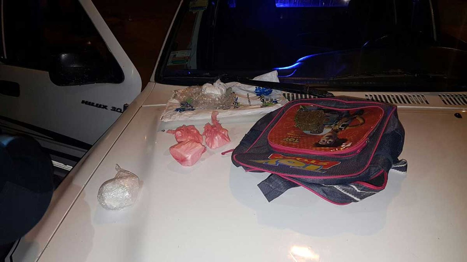 Lo detienen armado y con drogas: quiso coimear a la policía