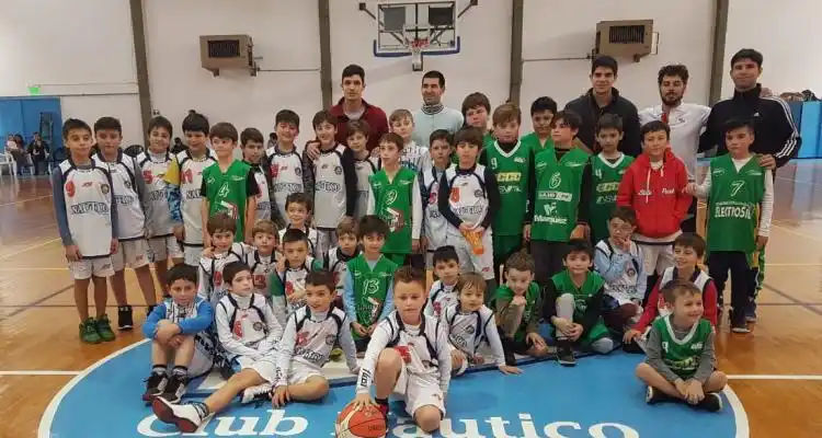 Las inferiores de Náutico, a mano con Ciudad de Campana