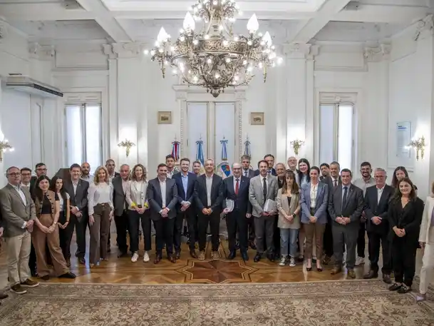 Universidades y otras instituciones de Rosario hicieron aportes académicos para la autonomía de la ciudad.