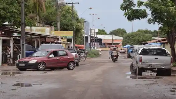 APUÑALAN a dos venezolanos mientras dormían en un mercado en Boa Vista
