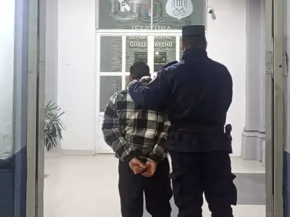 Amenazó a su ex con un arma blanca y fue detenido