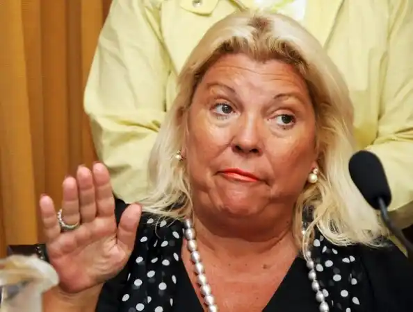 Carrió quiere sumar a Macri, aunque dijo que "no lo votaría"