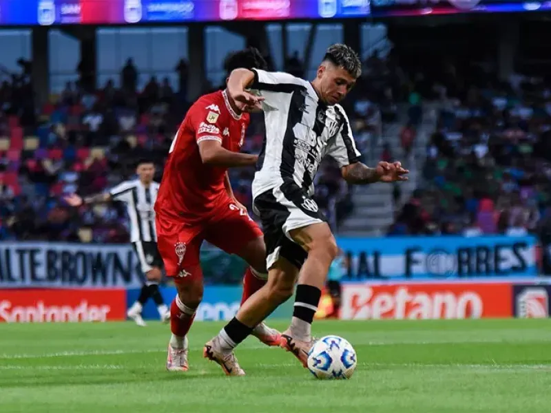 En crisis, el Globo recibe  alas 19:30 al Ferroviario santiagueño.