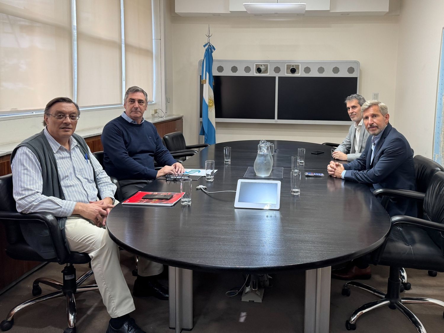 Frigerio gestionó soluciones para las rutas nacionales 14 y 127: seguridad, obras y atención médica en agenda