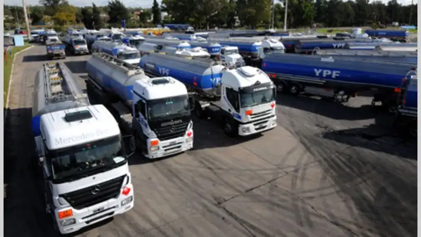 Moyano alerta con parar reparto de combustibles y caudales