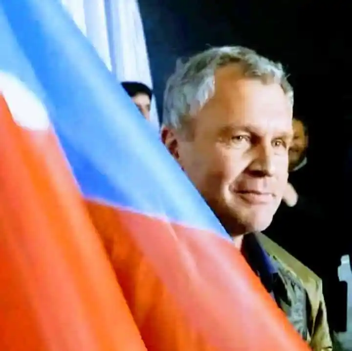 Durante la tarde hubo negociaciones de la UCR con Frigerio por el pegado de listas