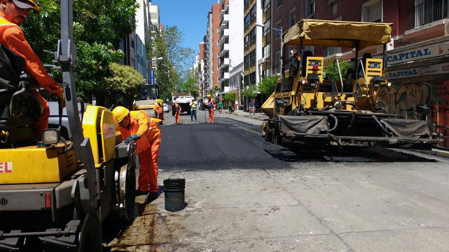 Continúan los arreglos de calles en el microcentro