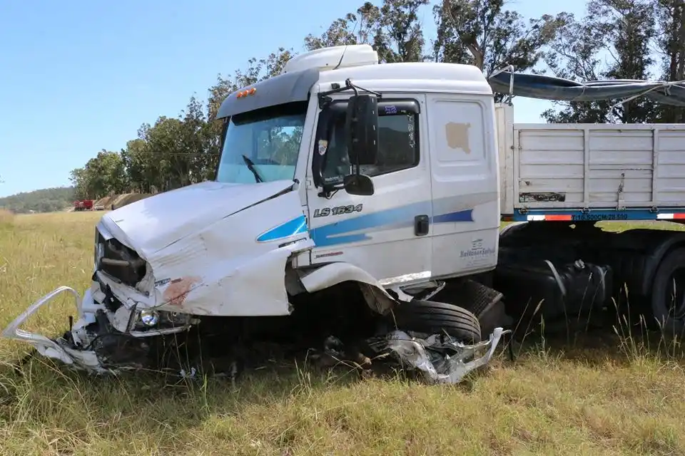 Falleció menor de edad en choque frontal en la Ruta 226