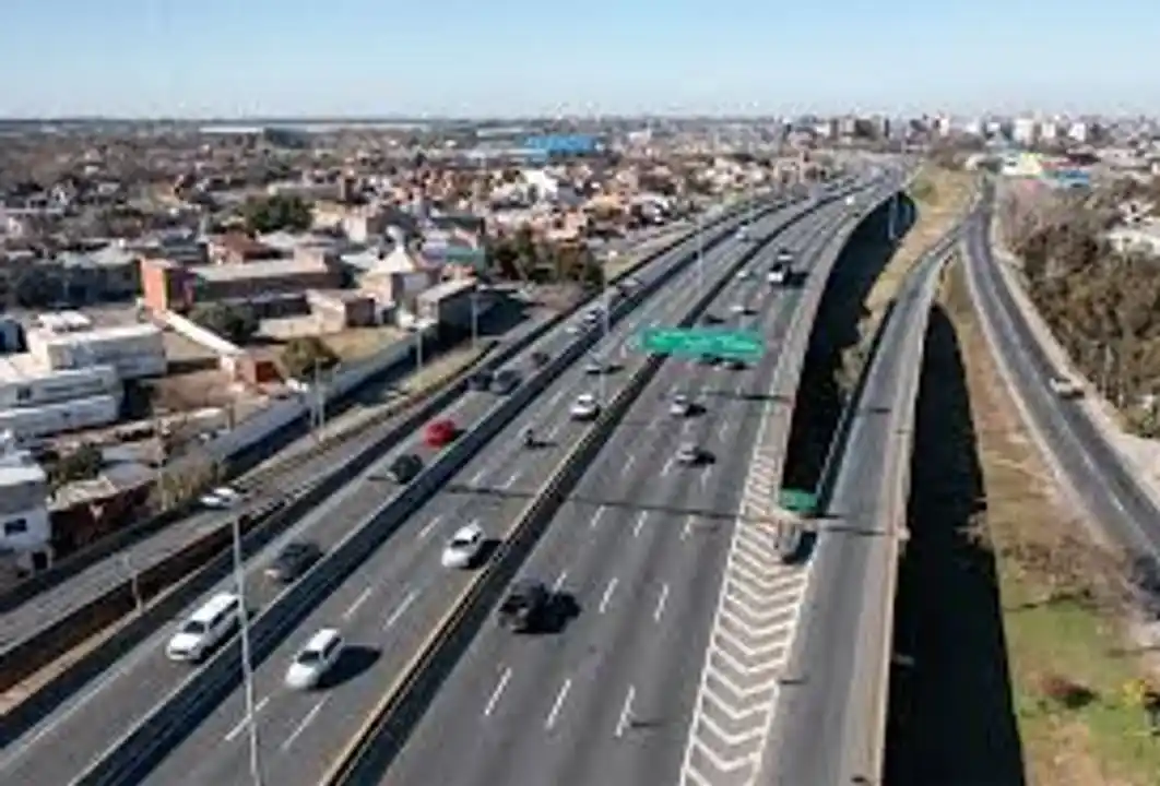 La autopista BsAs-La Plata. escenario de otro accidente. Fotografía AUBASA.
