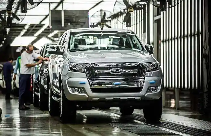 Ford cerrará tres fábricas en Brasil y se abastecerá de la producción argentina