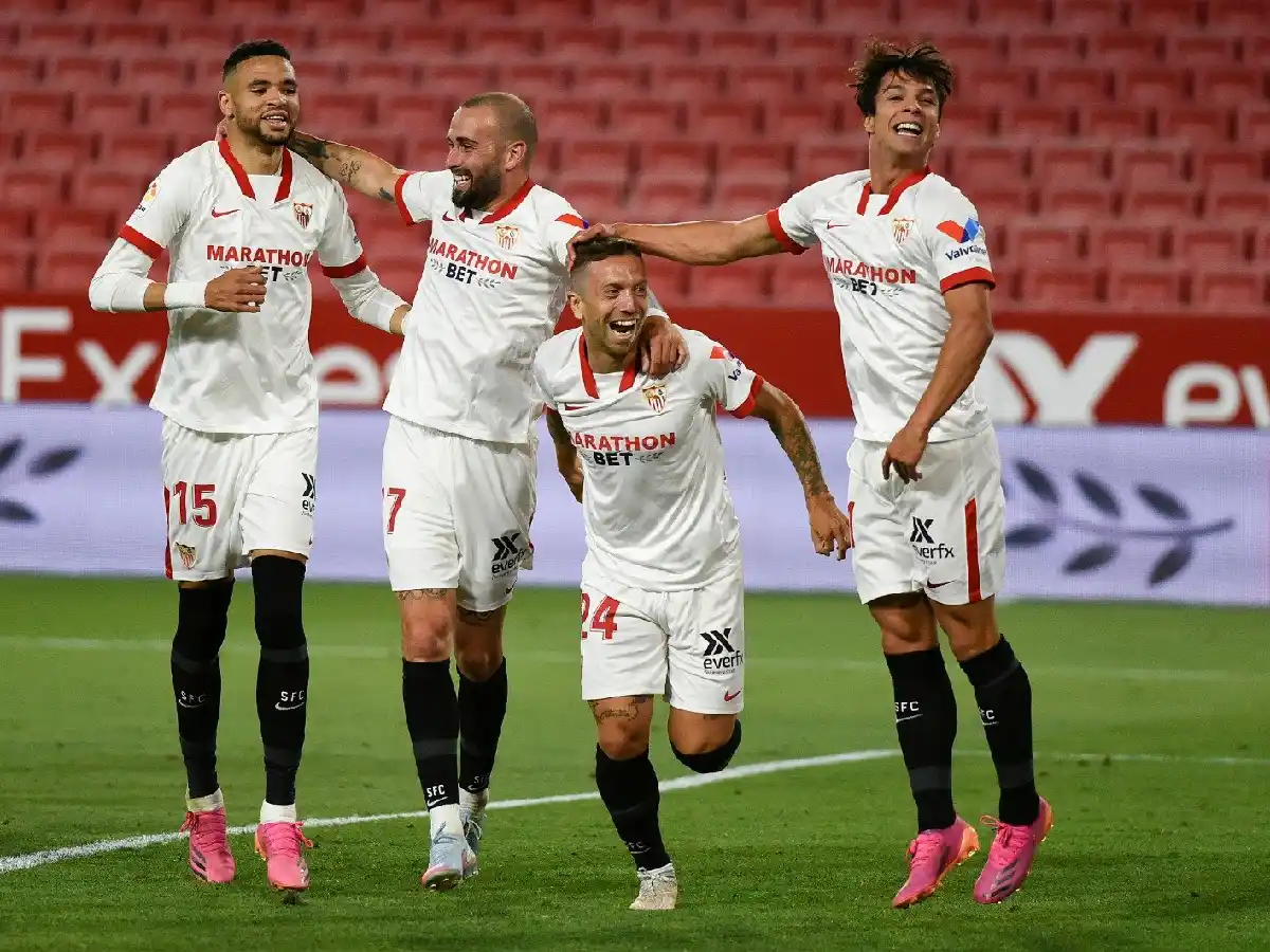 Sevilla ganó con un tanto de "Papu" Gómez 