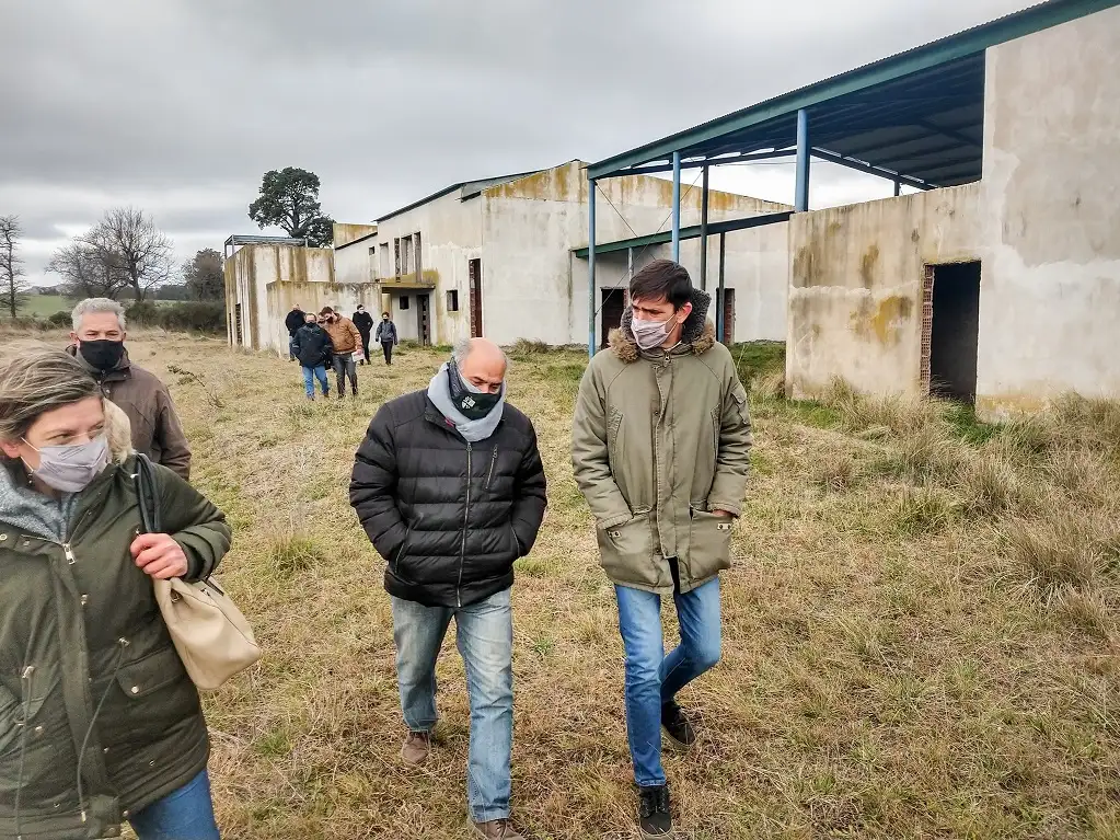 Autoridades recorrieron las instalaciones donde se montará la planta de faena y frigorífico de cerdos