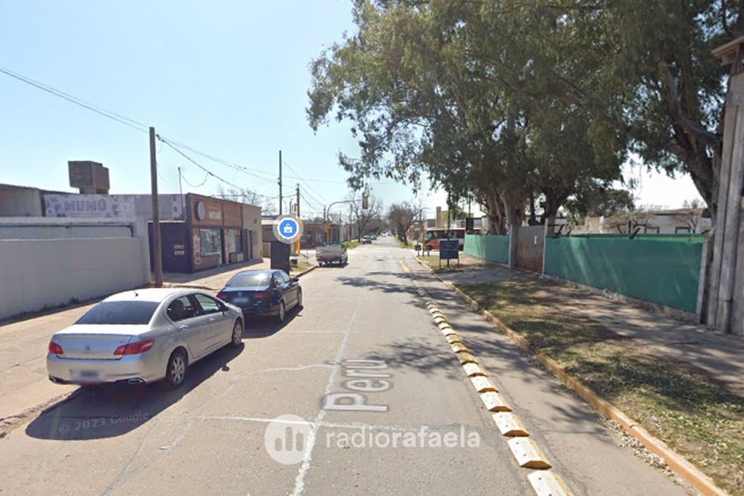 Con un cómplice, un empleado intentó robar en su trabajo sacando productos en el camión de basura