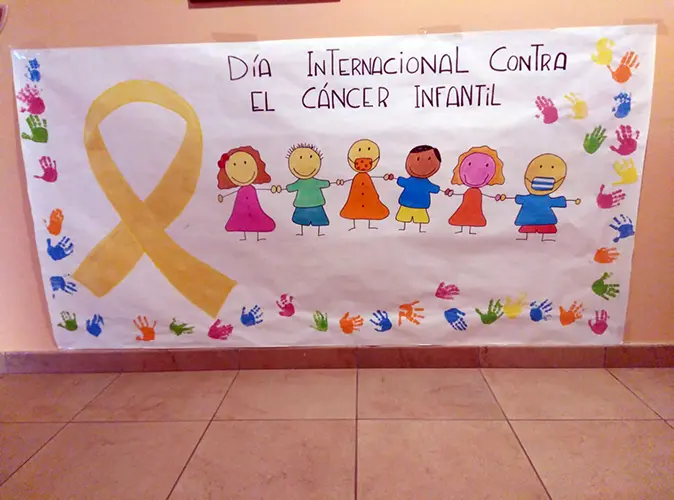 Invitan a poner un lazo amarillo en ventanas y vidrieras