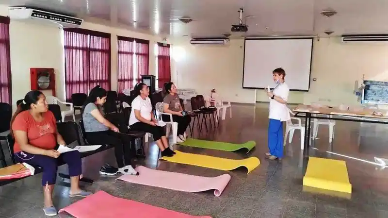 Cada semana sigue el Curso de Preparación Integral 
para la Maternidad en el Hospital de Las Lomitas