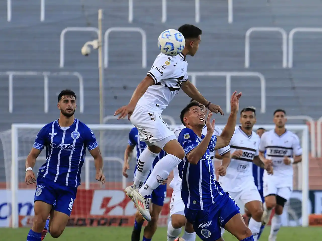 Platense rescató un empate