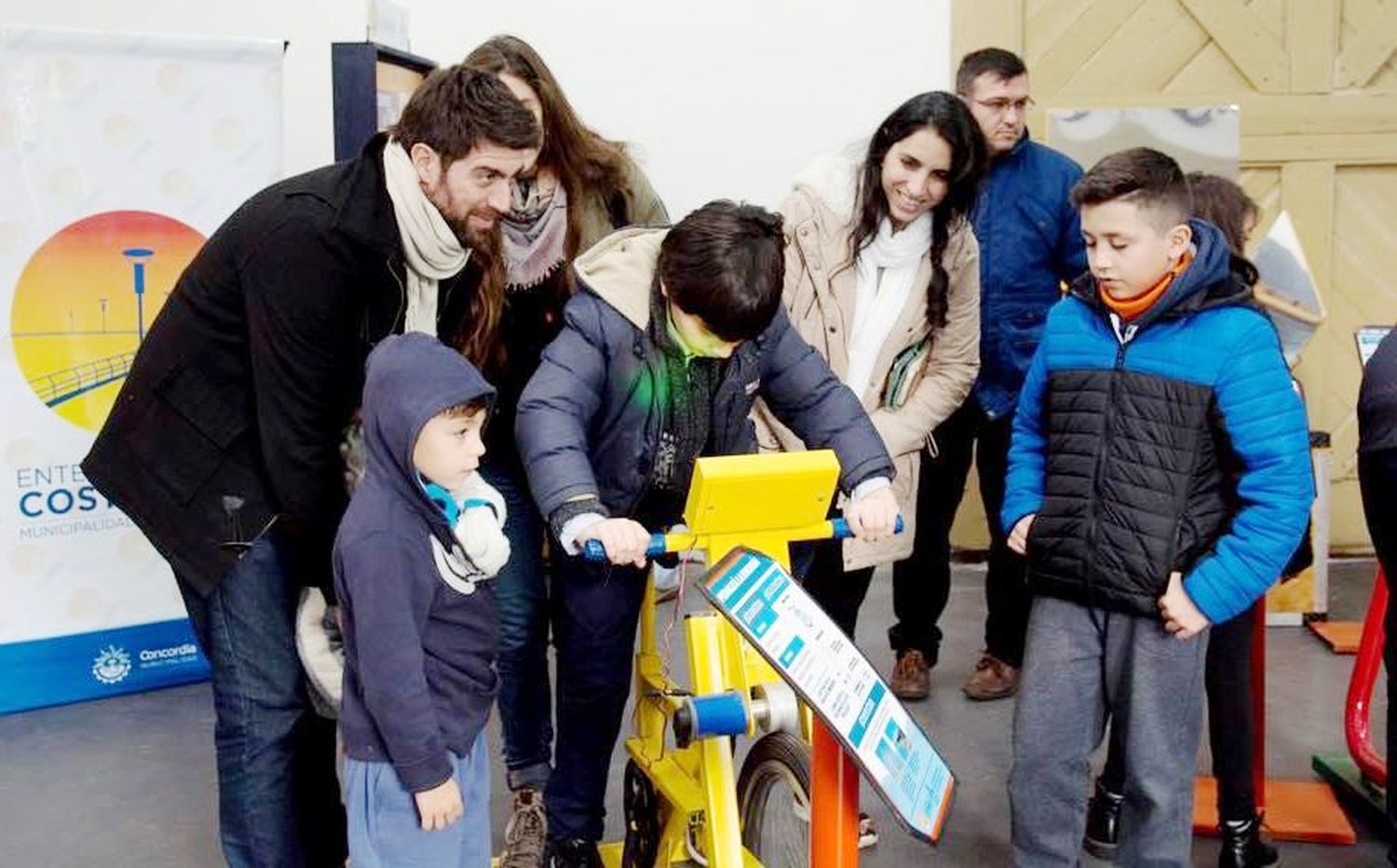 La curiosidad de los visitantes de la Costanera de Concordia por el conocimiento científico