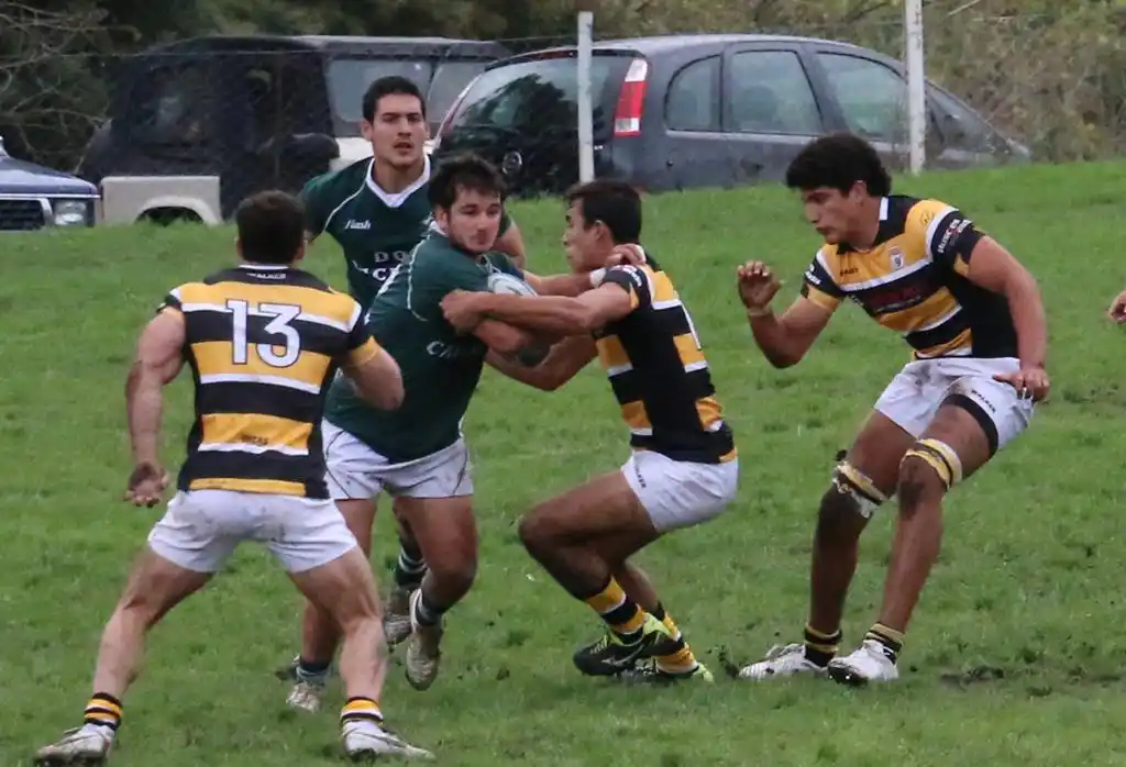 Los Cardos se quedó con el duelo frente a Uncas