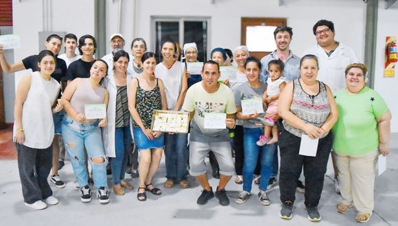 Se entregaron certificados en el cierre del taller de elaboración de alimentos