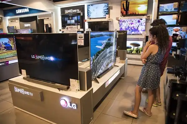 Los precios de TV y celulares caen hasta un 25%