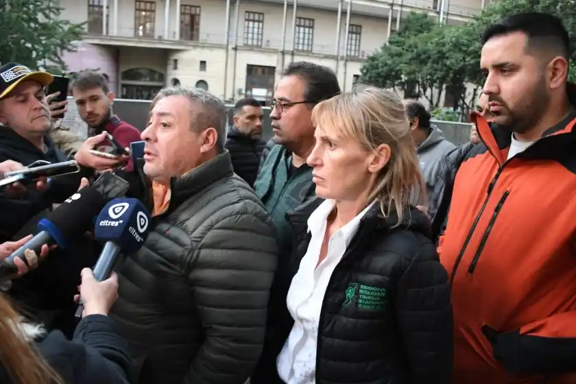 Recolectores levantaron la medida de fuerza y el servicio esta noche será normal