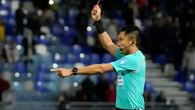 Video: así debutó el "VAR en directo" en el inicio del Mundial de Clubes