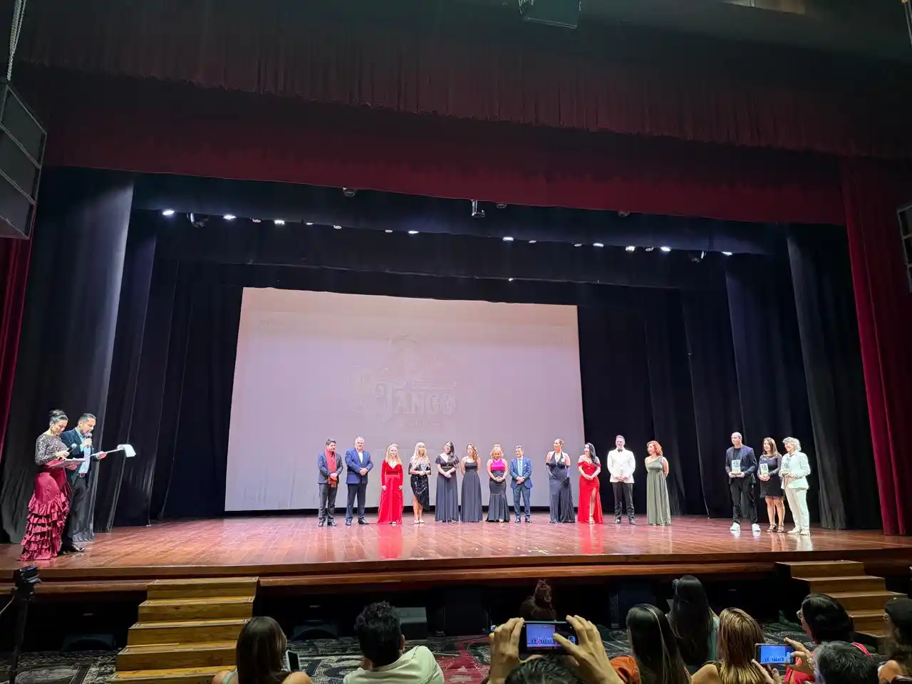 Macarena Vera cantante rafaelina medellin colombia - 3