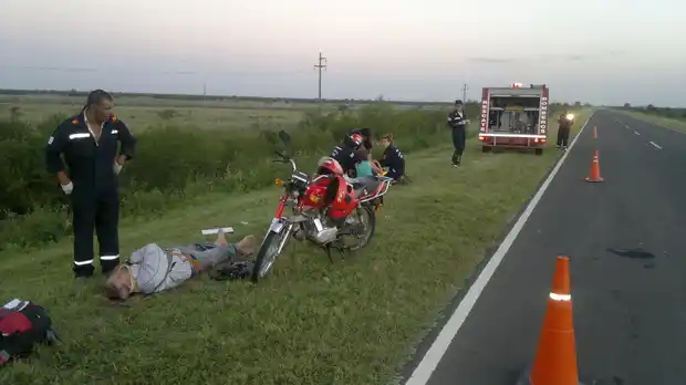 Una pareja se accidentó en la Ruta 14
