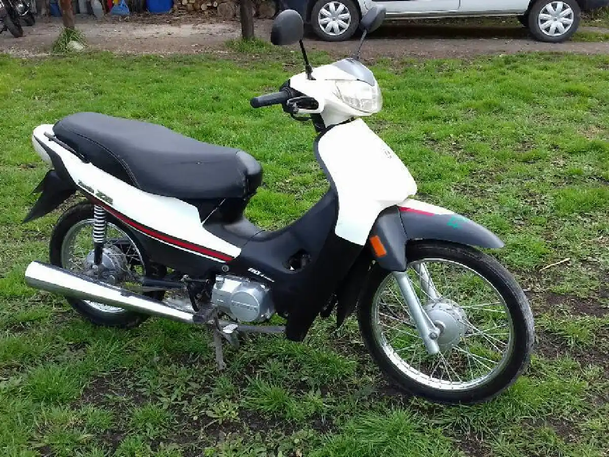 Le robaron la moto de la galería de la casa