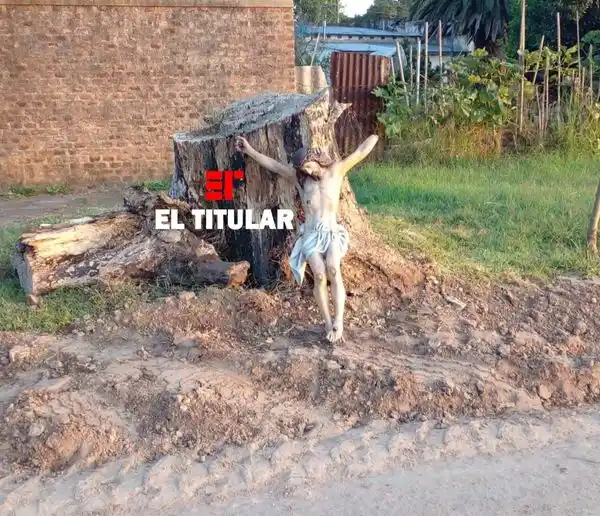 Apareció la imagen de Jesús que había sido robada en Pila: Le falta una mano