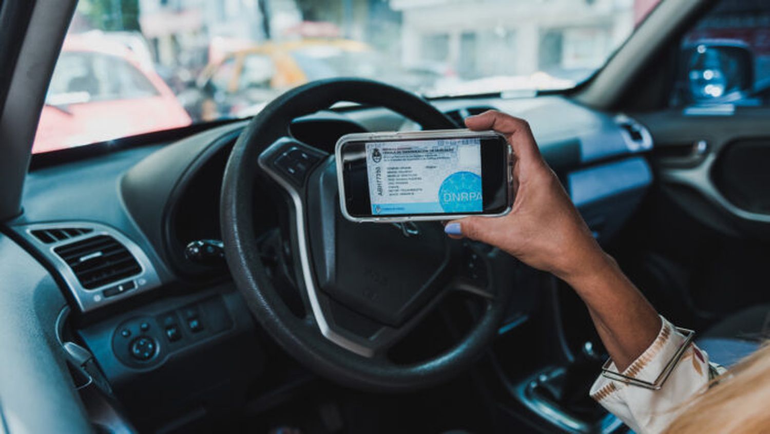 El Gobierno reducirá el 40% de los Registros del Automotor, eliminará la cédula azul y flexibilizará ciertas normas