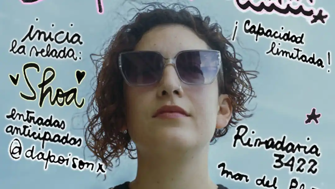 La cantautora marplatense Tina Dapoisonx presentará su más reciente trabajo discográfico, titulado TINA, en un concierto íntimo el próximo viernes 6 de junio.