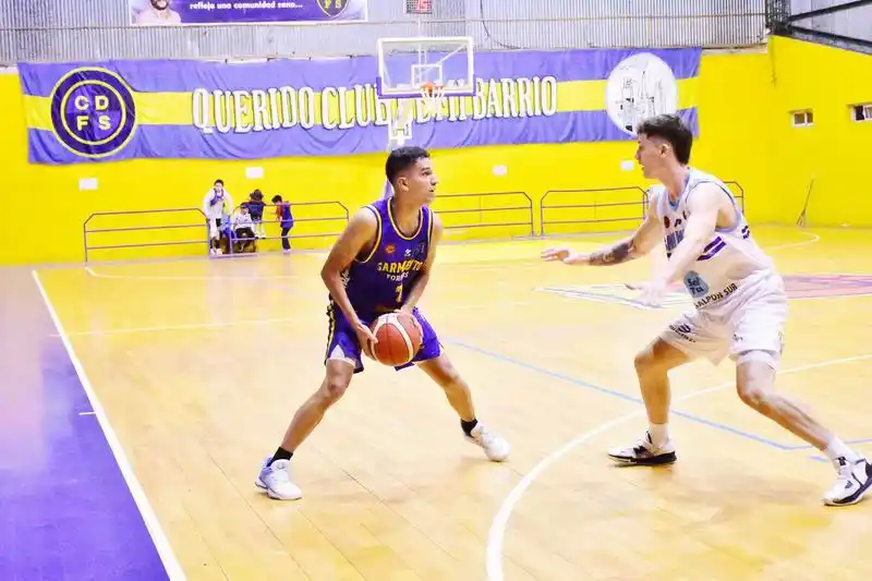 Sarmiento se impuso a San
Martín y volvió a la victoria