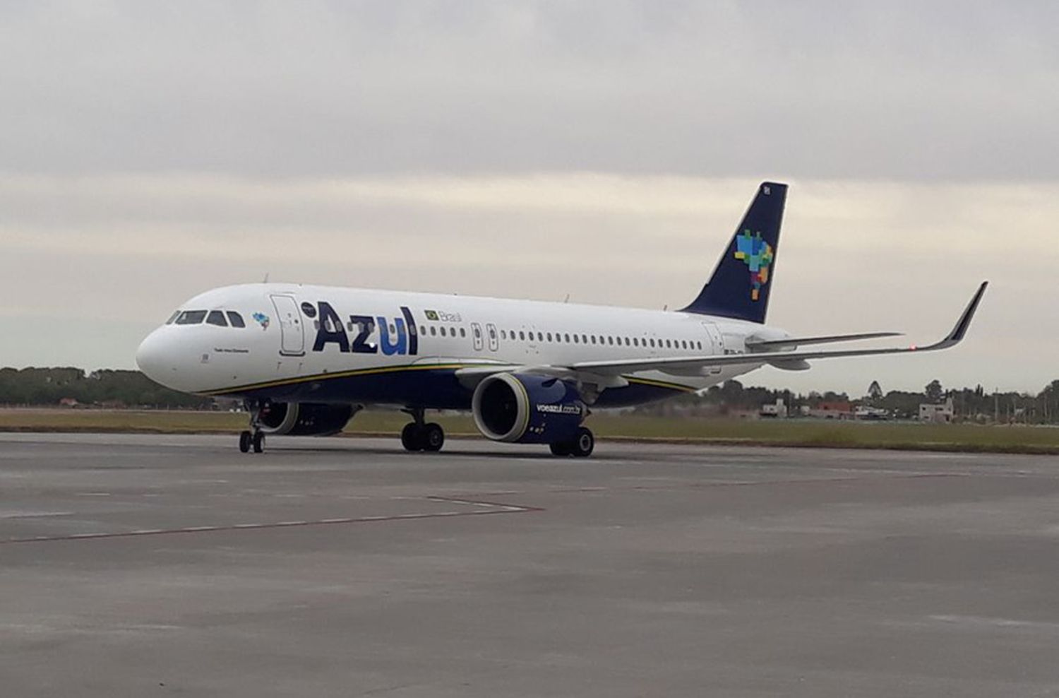 La aerolínea brasileña Azul desembarcó por primera vez en Rosario