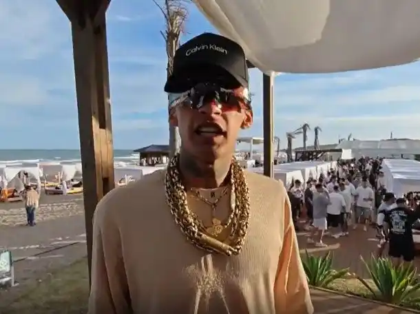 L-Gante cadena de oro.