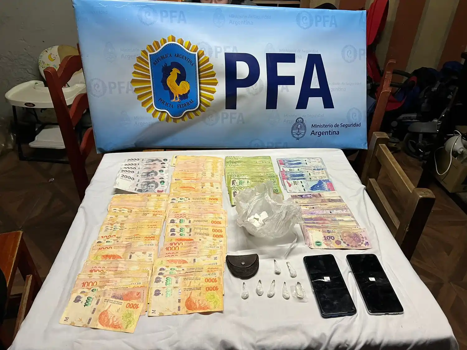 Desarticularon una red de venta de drogas y detuvieron a una mujer