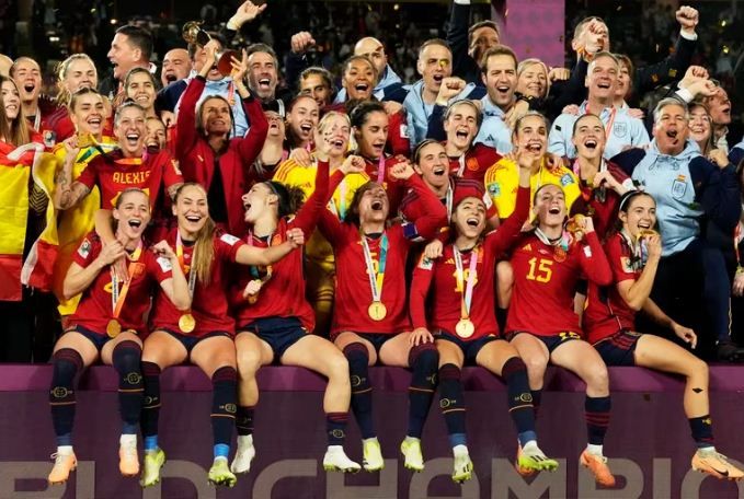 Jenni Hermoso niega que el beso fuese consentido y las jugadoras renuncian a la selección mientras siga Rubiales