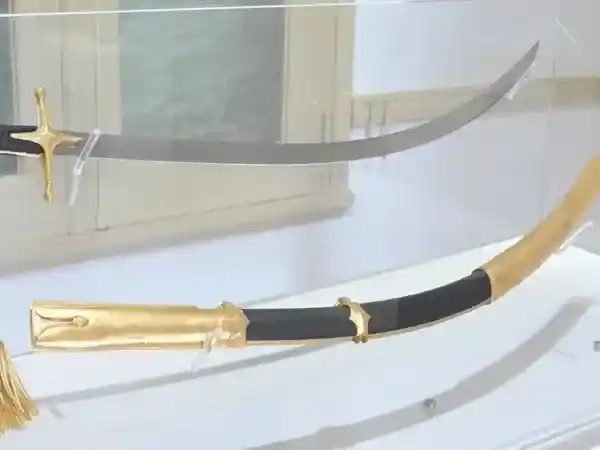 La Justicia habilitó el traslado del sable corvo de San Martín al Regimiento de Granaderos