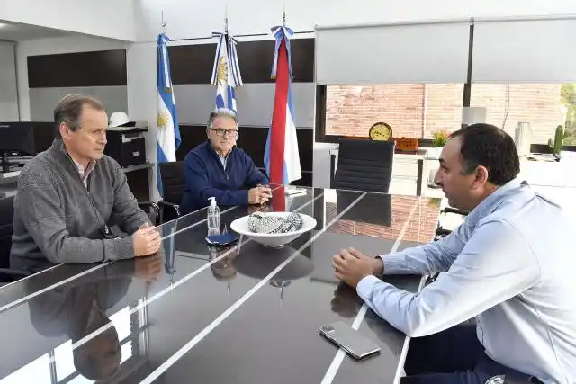 Bordet en CTM: Navegabilidad y polo educativo en la agenda binacional argentina-uruguaya
