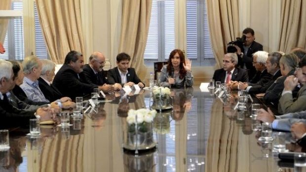 Oficializaron el aumento salarial del 27,4% para empleados públicos nacionales