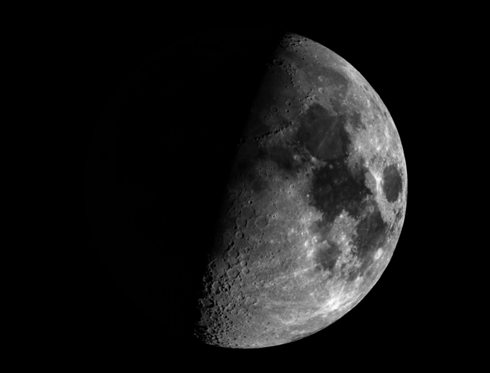 La NASA detecta agua en áreas de la Luna iluminadas por el Sol