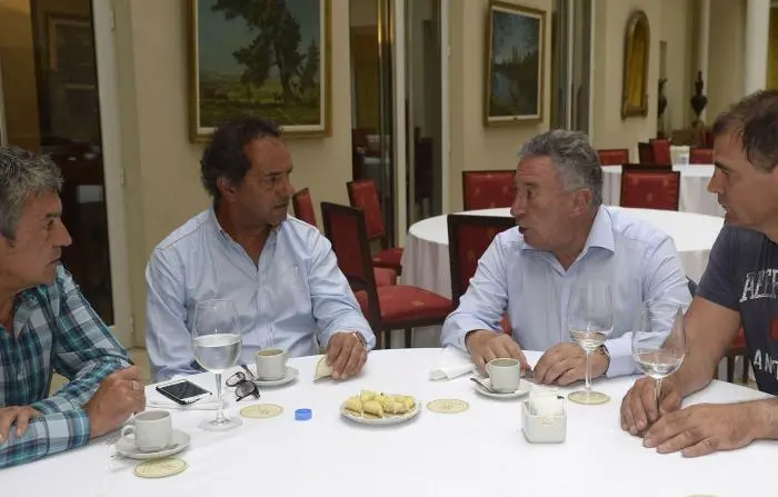 Fútbol: Scioli promete la vuelta del público visitante para julio de 2015