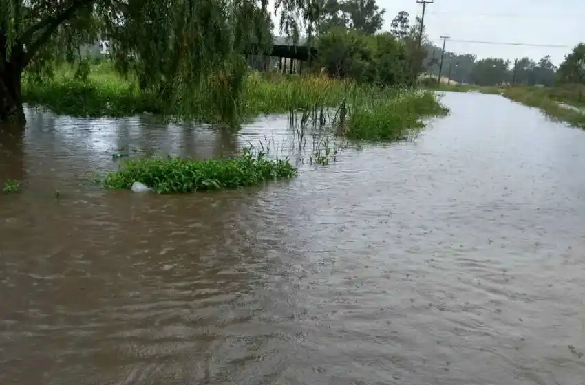 Por la tormenta, hay más de cuatro familias evacuadas en la ciudad