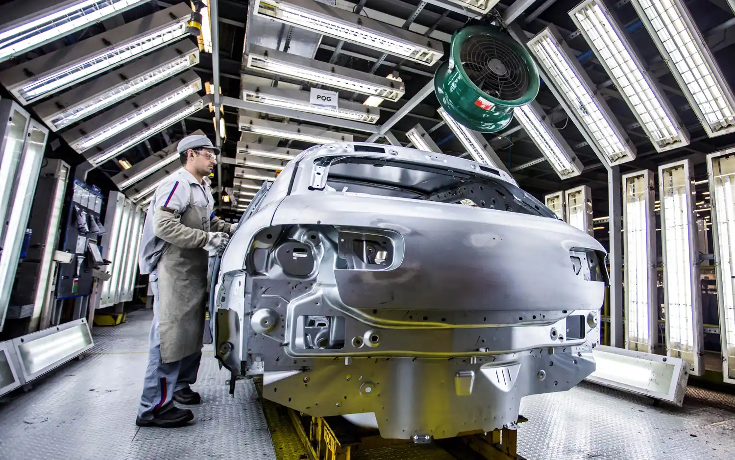 La industria y la construcción registran caídas históricas