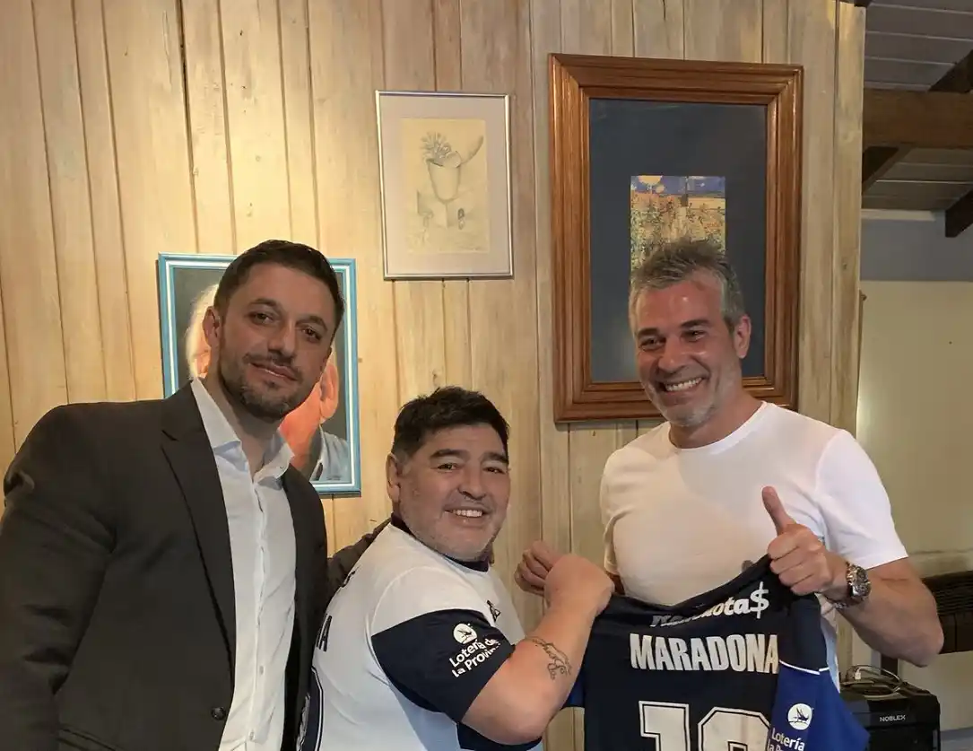 Maradona fue confirmado como DT de Gimnasia y será presentado mañana
