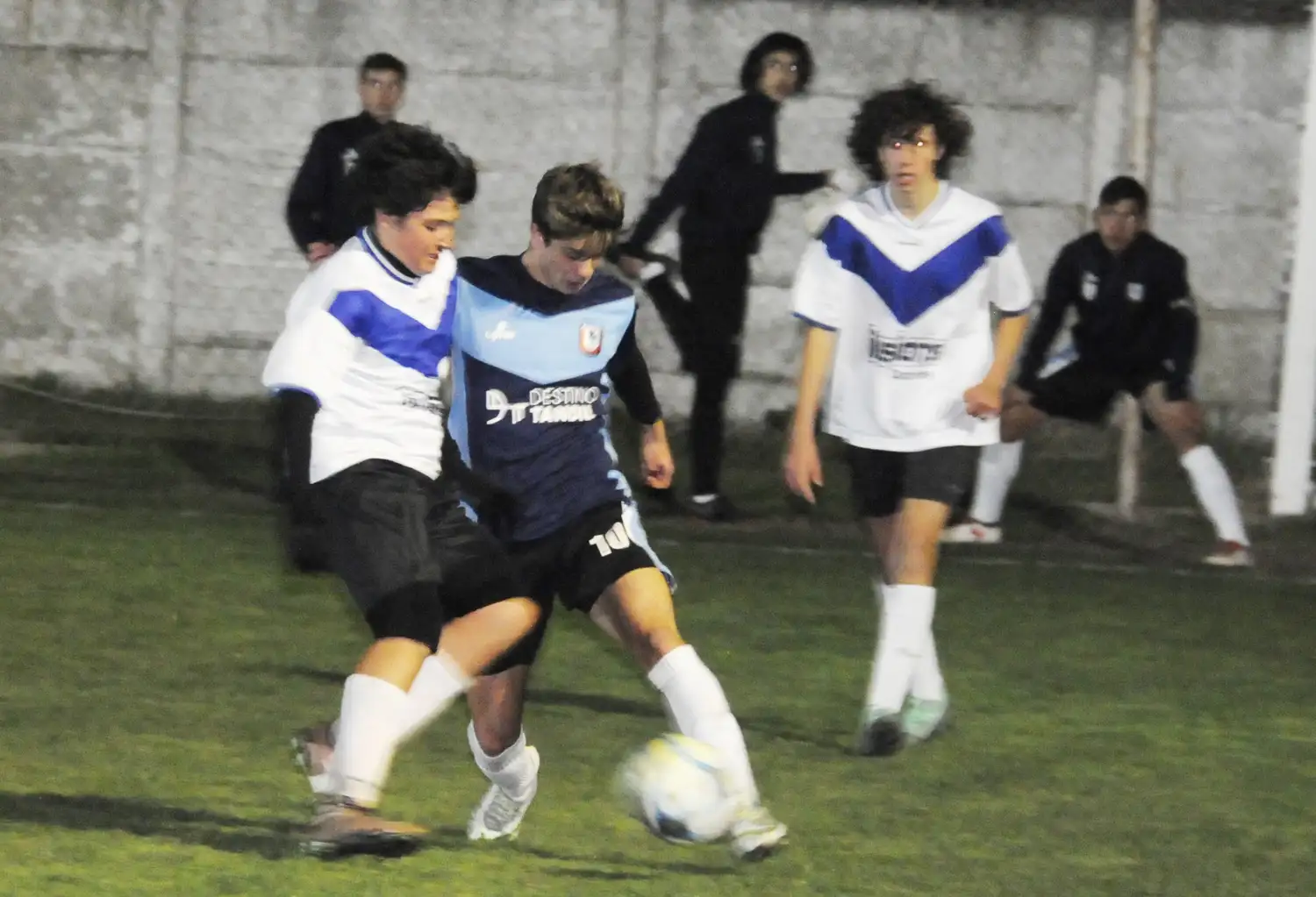 Tandil fue vapuleada  y se quedó sin invicto